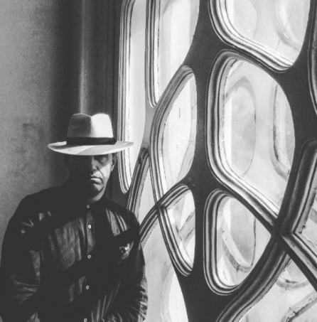 Фотоблог звезды  заметно отличается от блогов других артистов