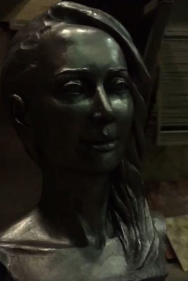 Каким будет памятник Жанны Фриске?
