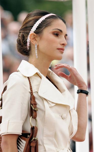 Kate was born in a middle prince william of wales 2009 kate middleton job. Kate was born in a middle