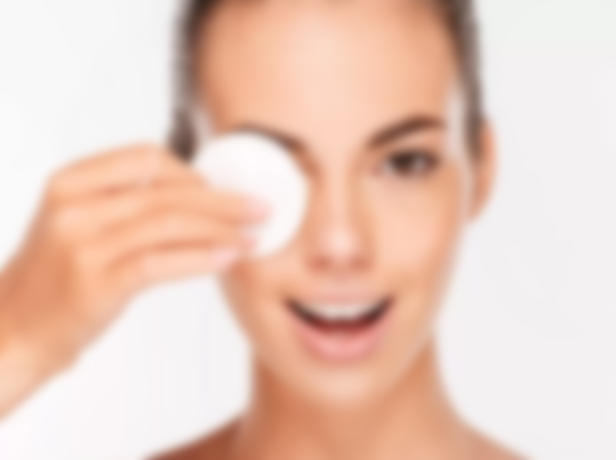 Чем снять макияж с глаз для чувствительной кожи