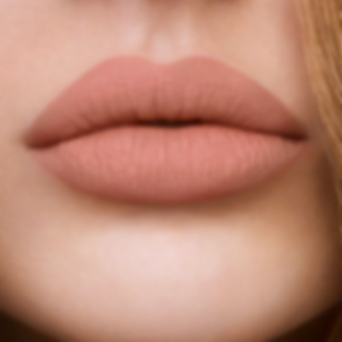 Модный цвет и макияж губ