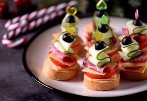 Необычные бутерброды на шпажках для праздничного стола