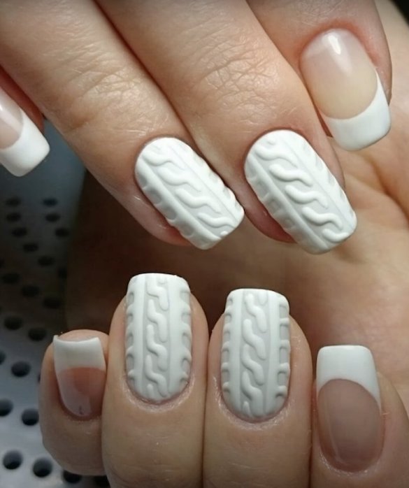 Фото: YouTube / ролик "Вязаный маникюр! Зимний дизайн ногтей!"