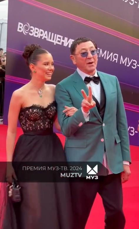 Аврора Киба и Григорий Лепс. Фото: соцсети/@muztvАврора Киба и Григорий Лепс. Фото: соцсети/@muztv