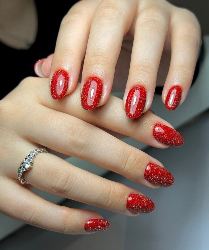 Фото: соцсети / @learnahstarbuck_nailartist