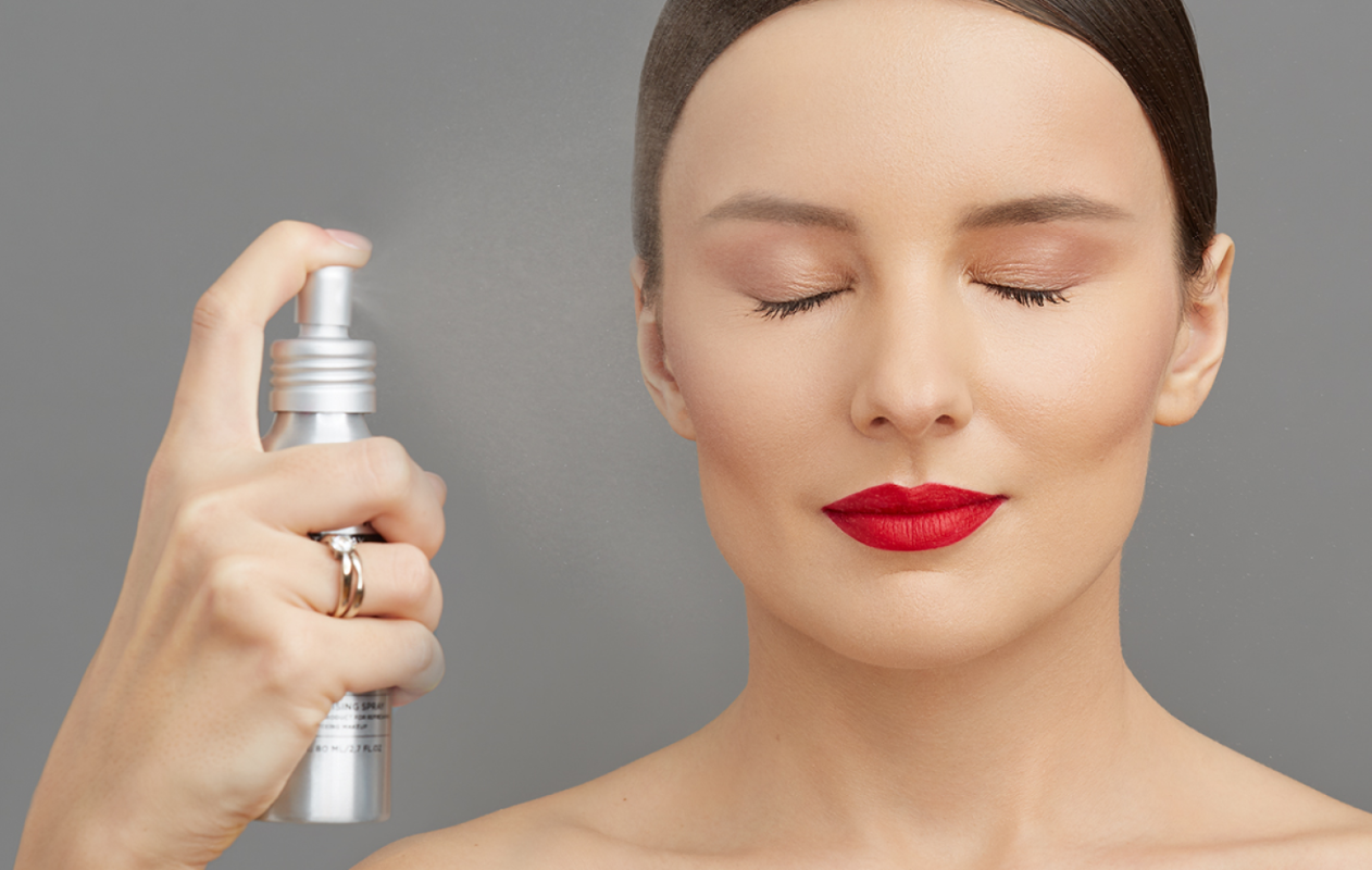 Фото: архивы пресс-службы KRYGINA cosmetics. Спрей фиксатор макияжа Fixit Spray