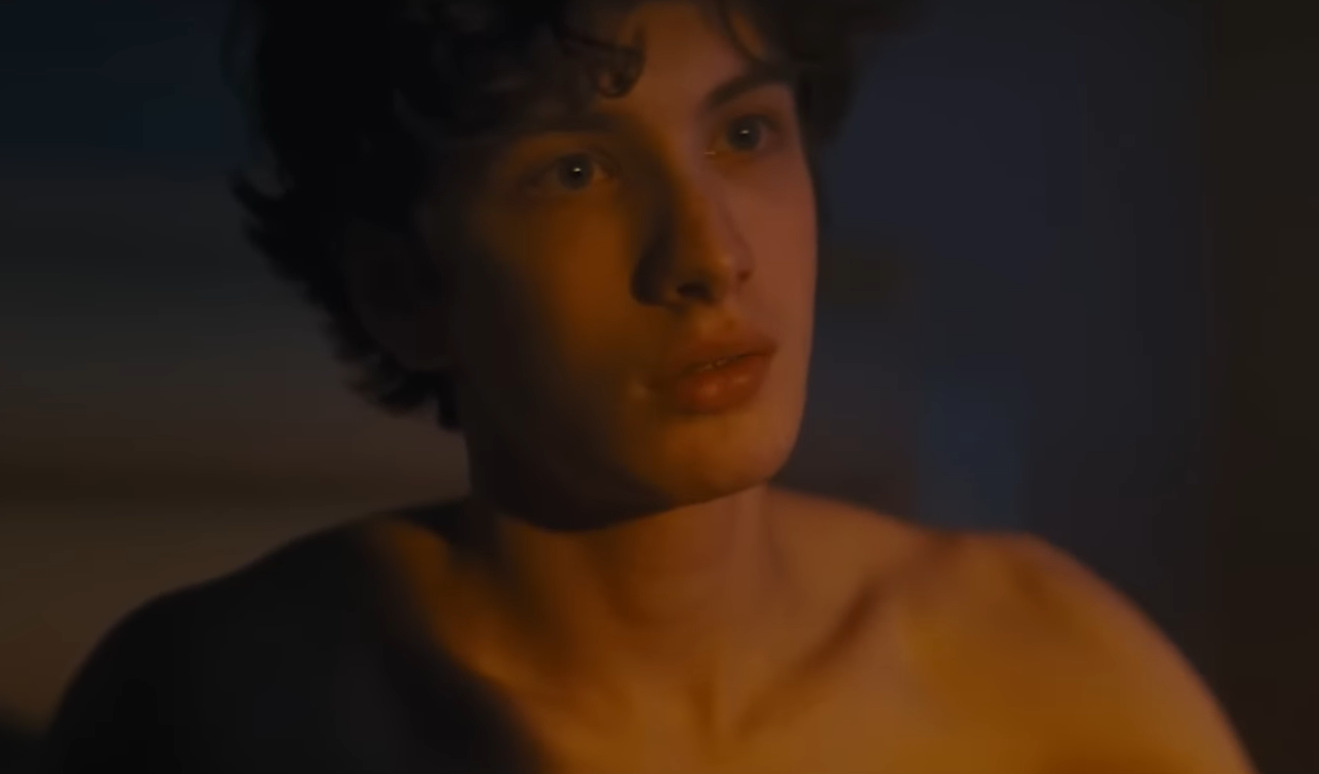 Марк Эдельштейн в фильме &#34;Анора&#34;. Фото: скриншот YouTube /@KinomanTrailers