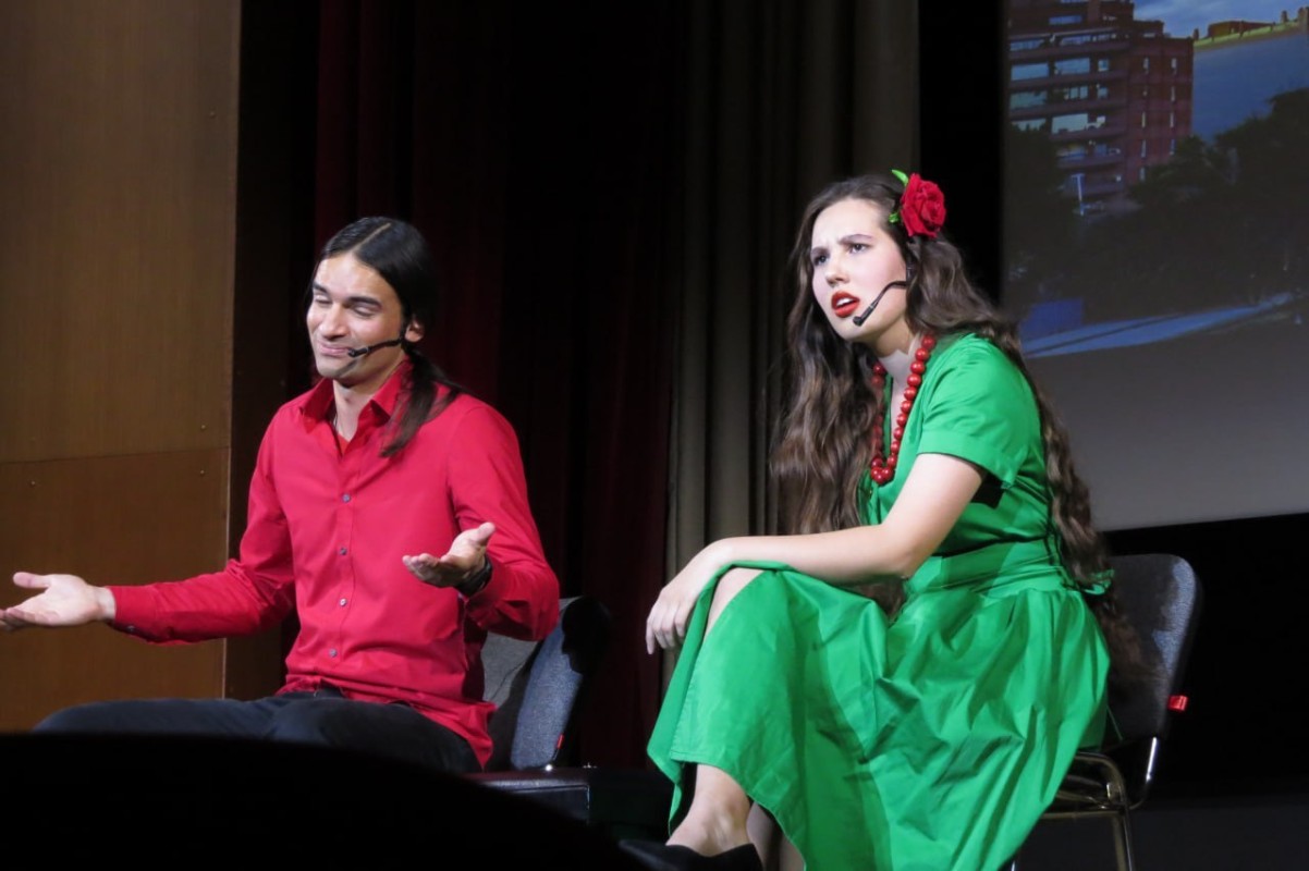 Сцена из спектакля "Шесть с половиной". Фото: Анжелика Бахарева