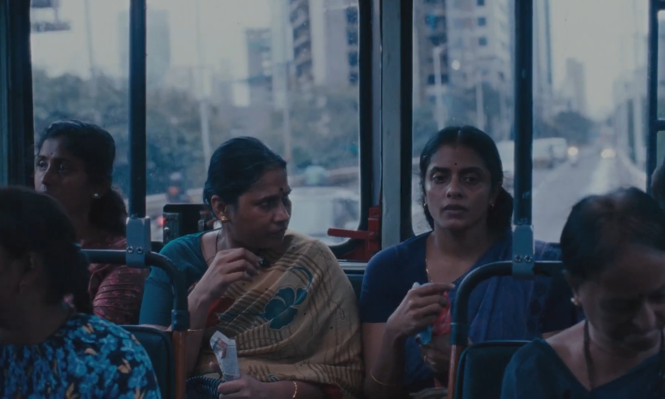 Кадр из фильма &#34;Все, что нам кажется светом&#34; (2024), реж. Паял Кападиа