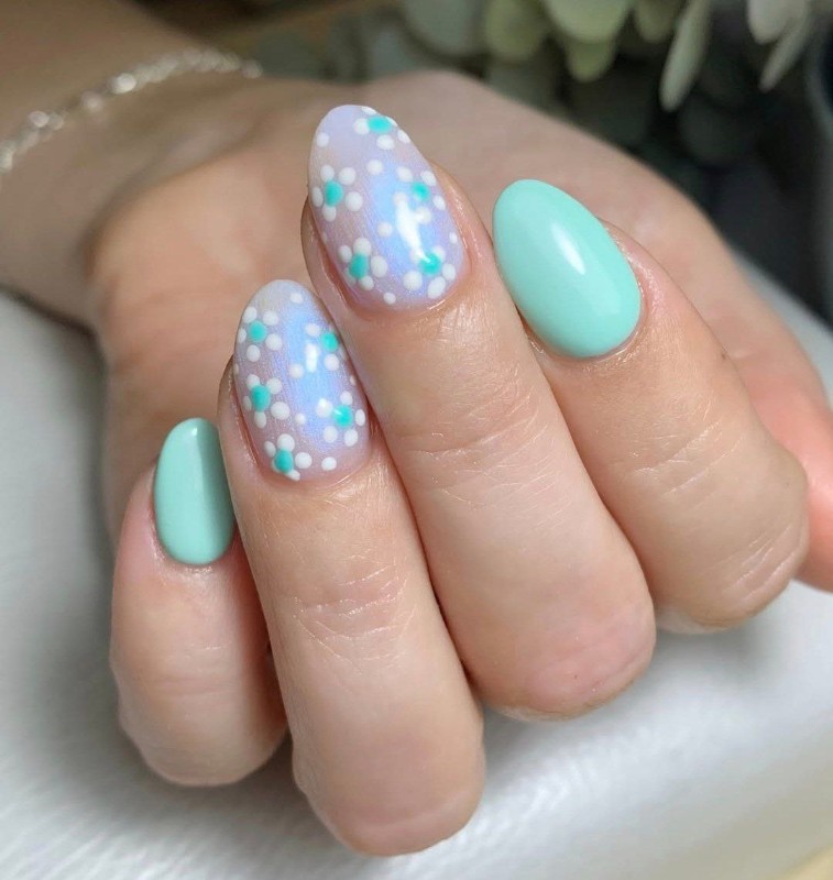 Фото: соцсети / @karenmackmannails