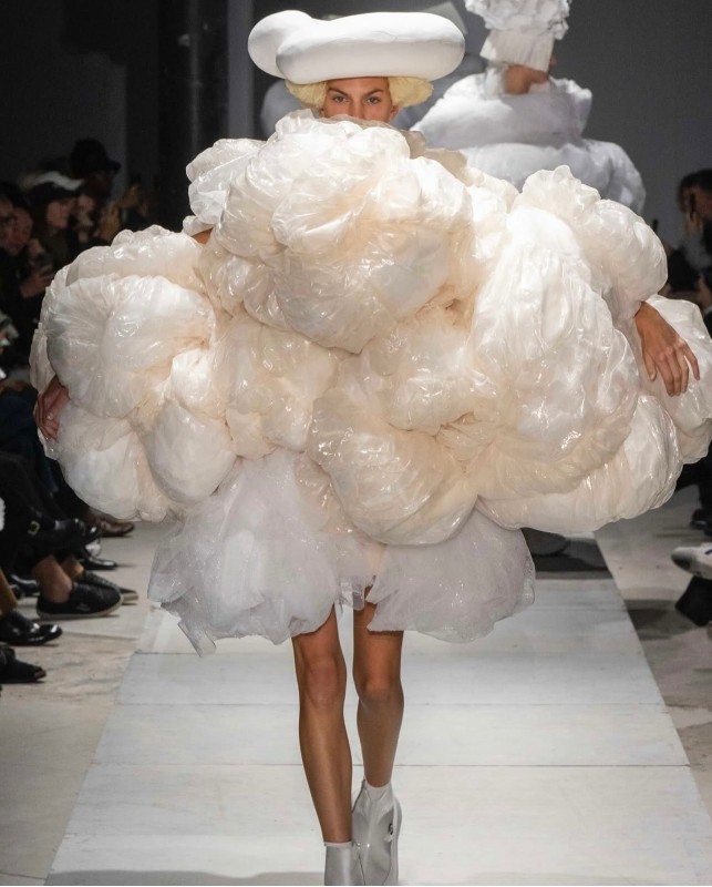 Фото: архив бренда Comme des Garcons/ соцсети @commedesgarcons