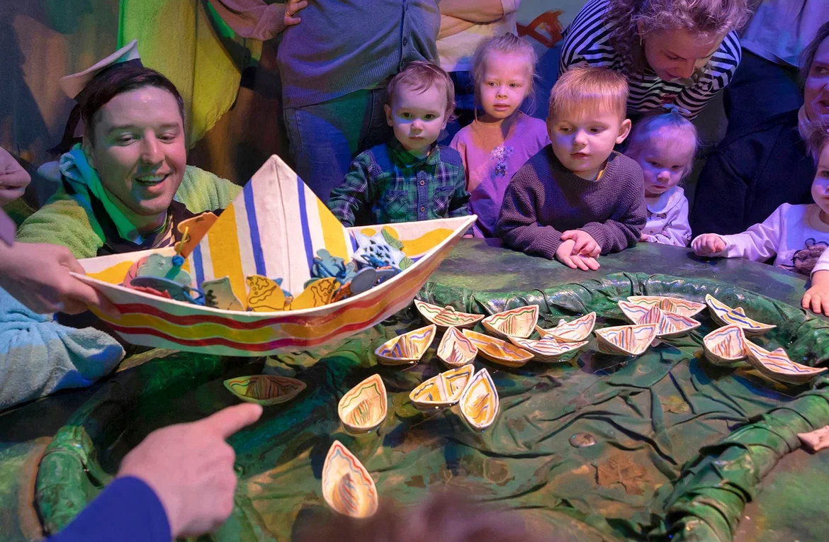 Сцена из спектакля &#34;Театр на ладошке. Весна&#34; (1+). Фото: Анна Гребляускайте/Московский Театр Кукол