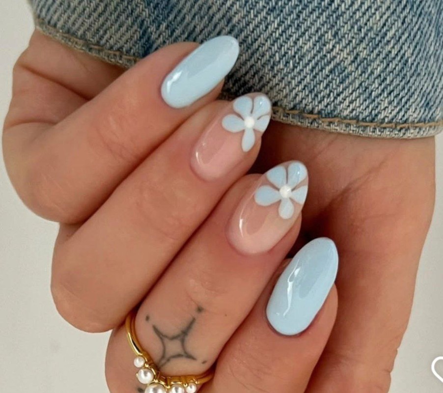 Фото: соцсети / @charlotteellennails