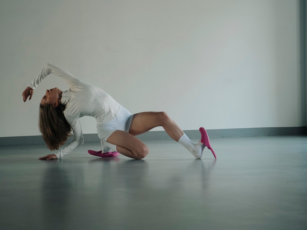 Дарья Чермянина в перформансе &#34;Клин герл&#34;. Фото: Лада Бельская