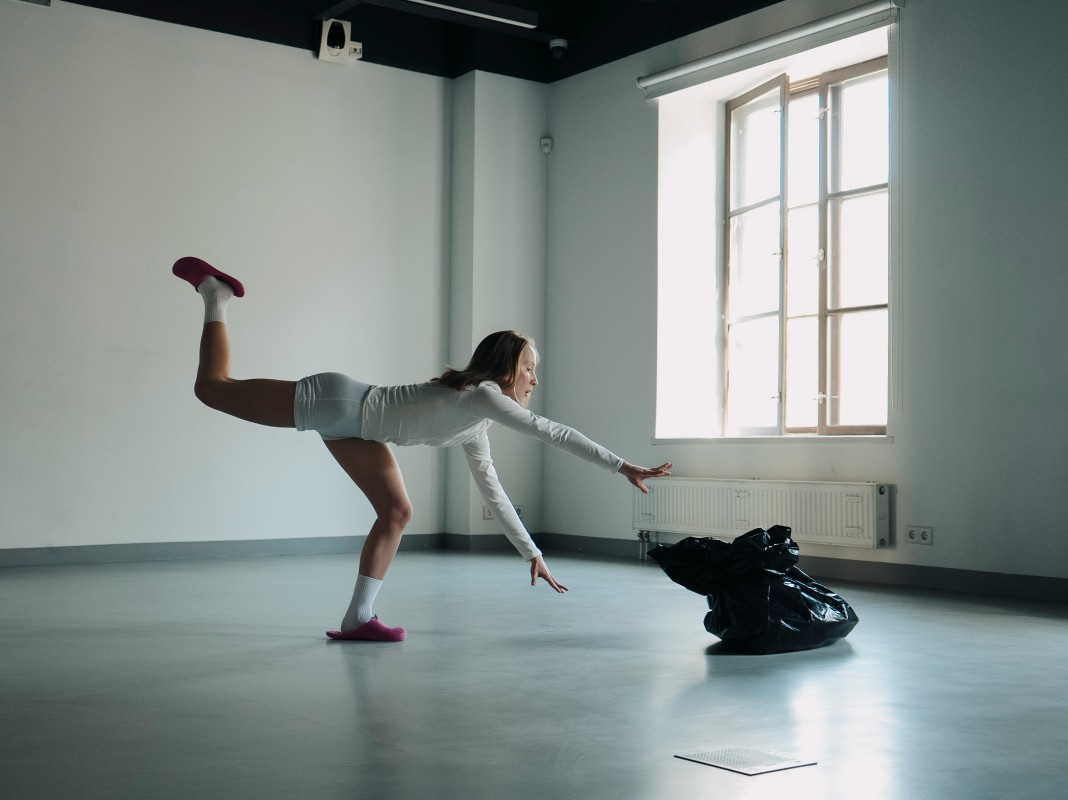 Дарья Чермянина в перформансе &#34;Клин герл&#34;. Фото: Лада Бельская