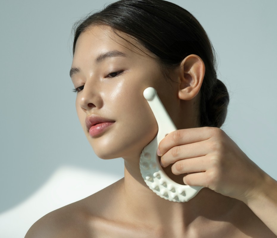 Фото: архивы пресс-службы d'Alba. Массажер гуаша Slim Fit Ceramic Guasha