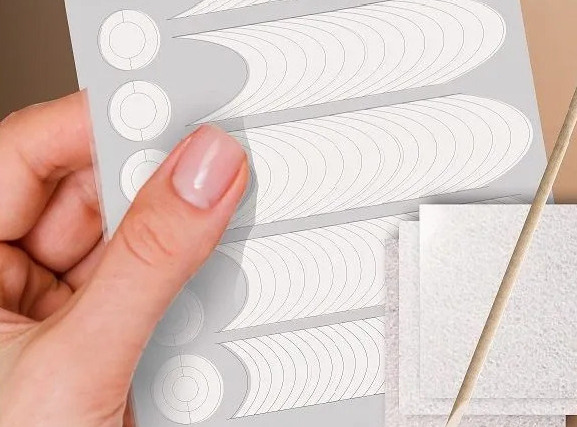 Фото: архивы пресс-службы Арт Контур. Трафареты для французского маникюра &#34;Лунный маникюр&#34;