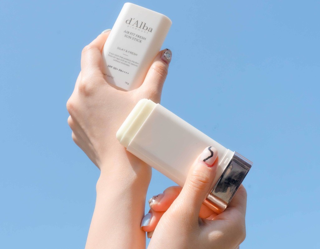 Фото: архивы пресс-службы d'Alba. Солнцезащитный стик Air Fit Fresh Sun Stick SPF50+ PA++++