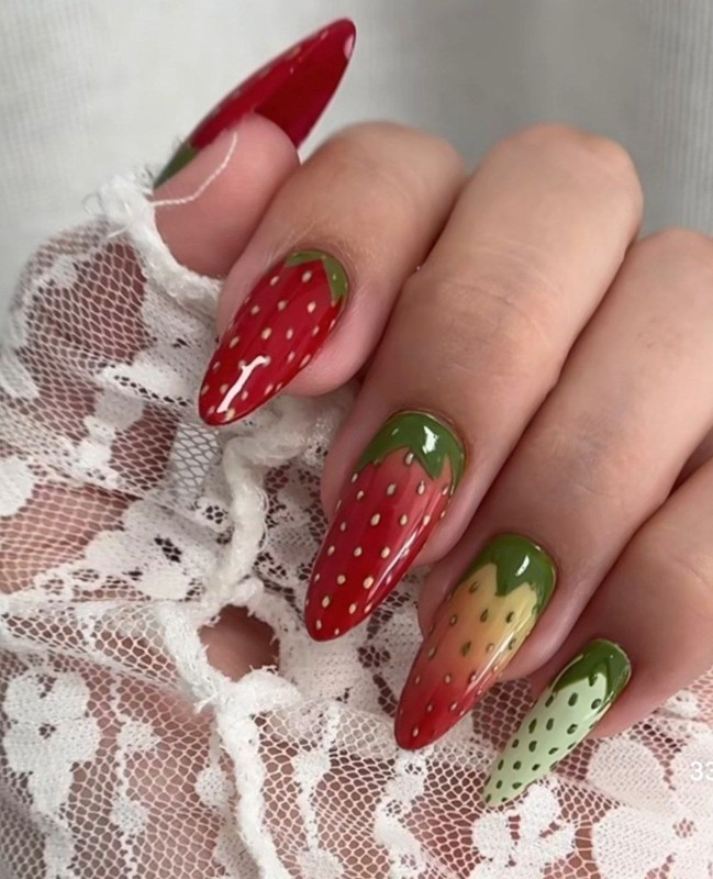 Фото: соцсети / @nailartbydaisy