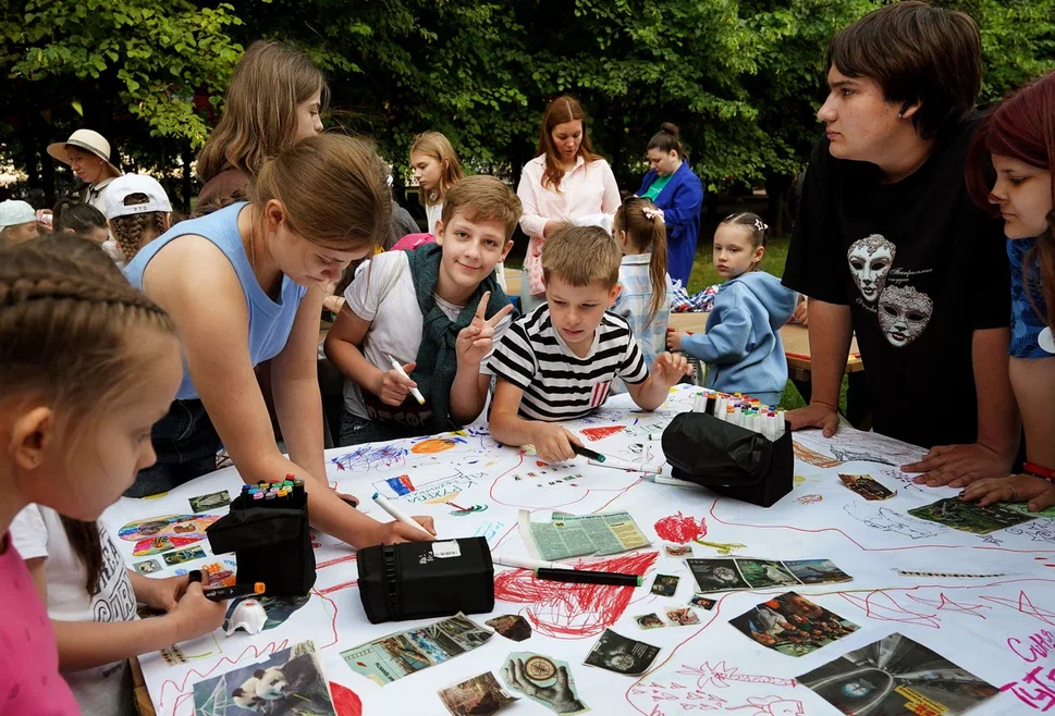 Лаборатория &#34;Театр антиподов&#34; (0+) от мастерской &#34;Клумба из тумбы&#34;. Фото: mos.ru. Предоставлено пресс-службой фестиваля &#34;Театральный бульвар&#34;