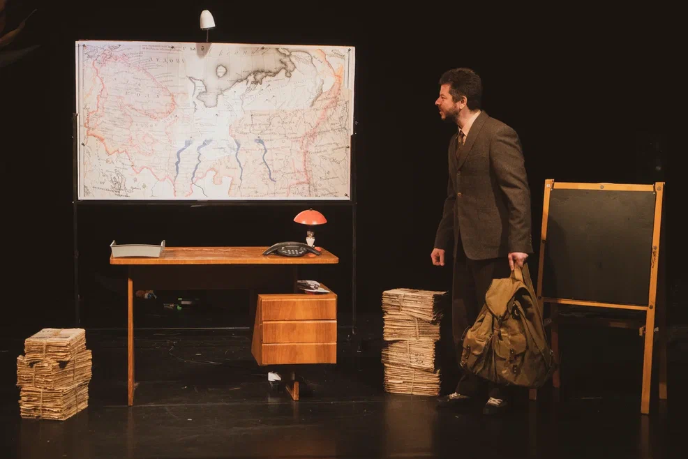 Спектакль &#34;Морж, учитель и поэт&#34; (6+) от творческого объединения &#34;Таратумб&#34;. Фото: mos.ru. Предоставлено пресс-службой фестиваля &#34;Театральный бульвар&#34;