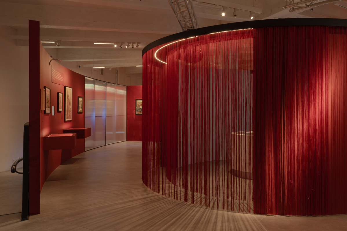 Фрагмент экспозиции выставки &#34;Красная Москва&#34;. Фото: Варвара Топленникова. Предоставлено: пресс-службой Центра Зотов