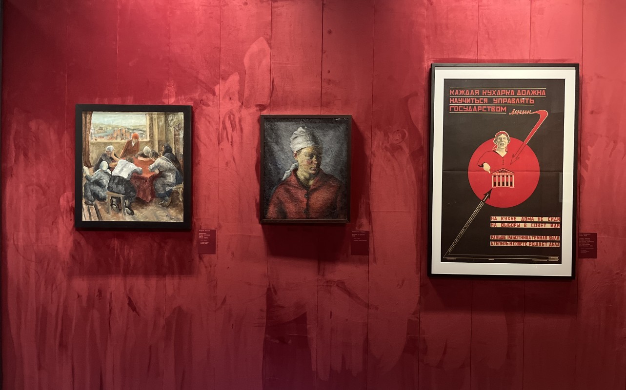 Фрагмент экспозиции выставки &#34;Красная Москва&#34;. Фото: Юлия Крышевич