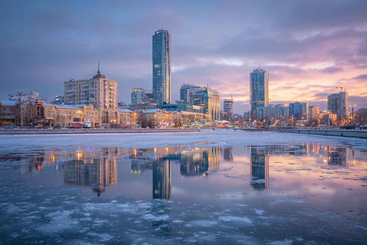 Изображение сгенерировано при помощи нейросети Midjourney