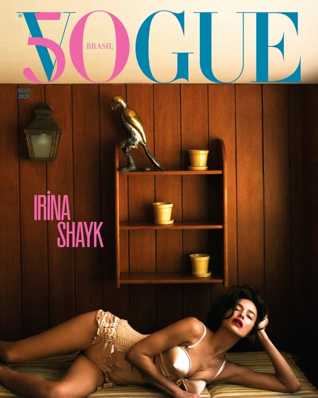 Ирина Шейк в образе Dolce & Gabbana для Vogue. Фото: соцсети/@voguebrasil