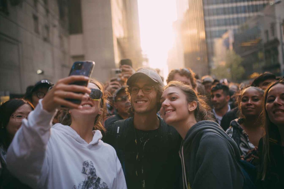 Изображение сгенерировано при помощи нейросети Midjourney