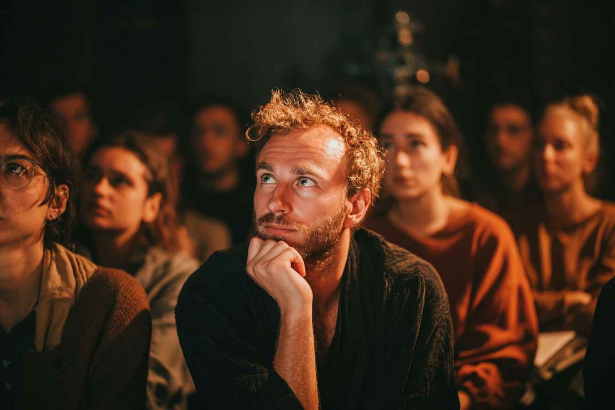 Изображение сгенерировано при помощи нейросети Midjourney