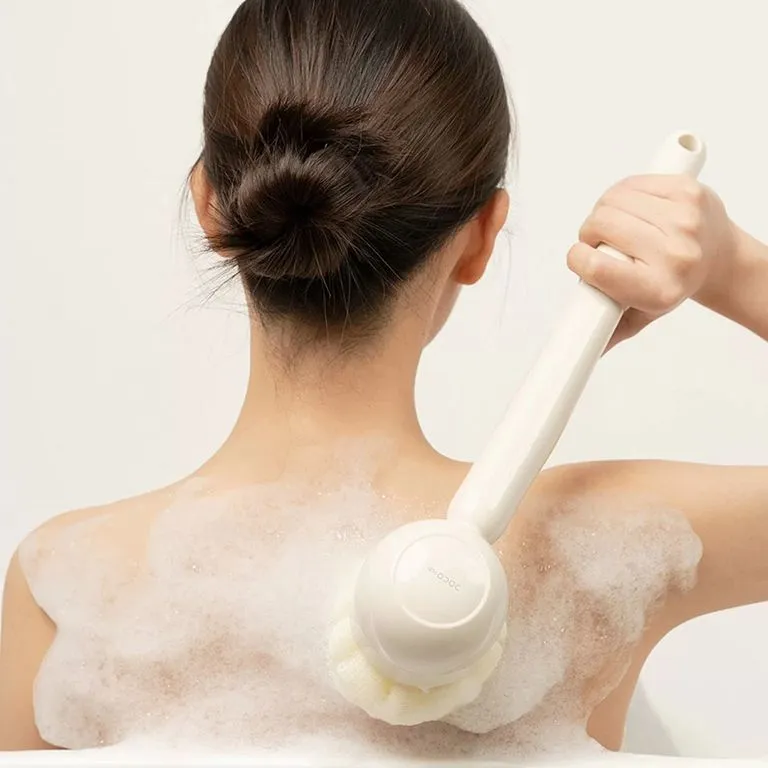 Фото: архивы пресс-службы Xiaomi. Электрическая щетка для ванны с длинной ручкой DOCO Electric Bath Brush 2 (BC100) 