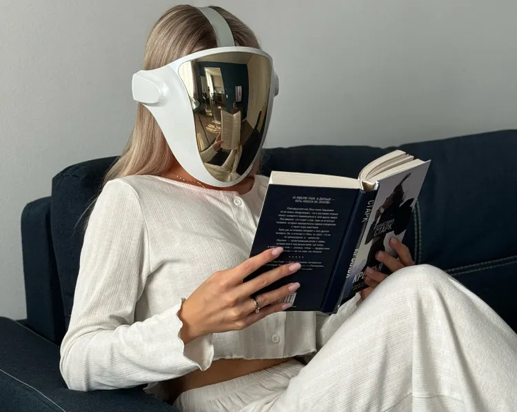 Фото: архивы пресс-службы Idealius. LED-маска для омоложения лица и шеи