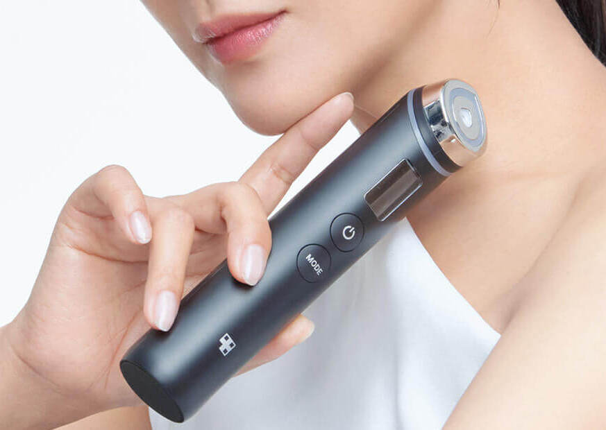 Фото: архивы пресс-службы Medicube. Микротоковый аппарат для домашнего ухода medicube AGE-R Booster Pro EX Black