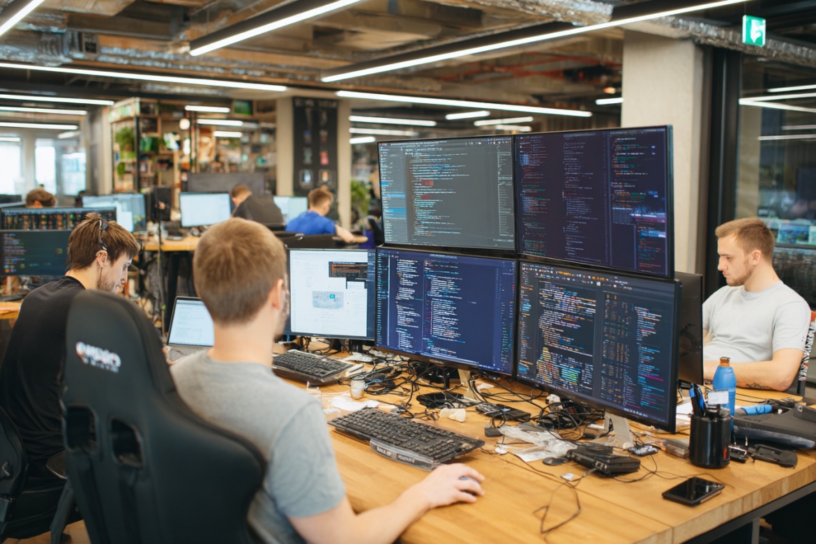 Изображение сгенерировано при помощи нейросети Midjourney