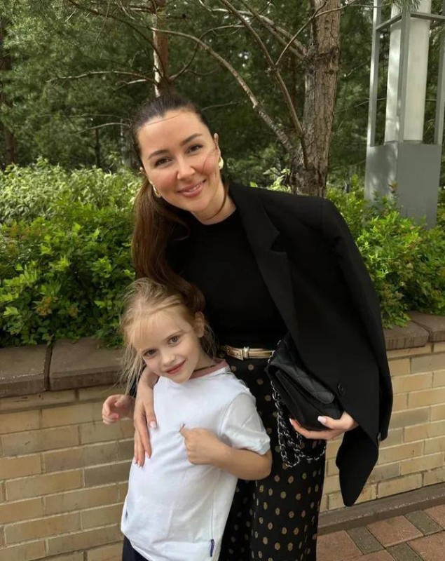 Анна Заворотнюк с младшей сестрой Милой. Фото: Telegram