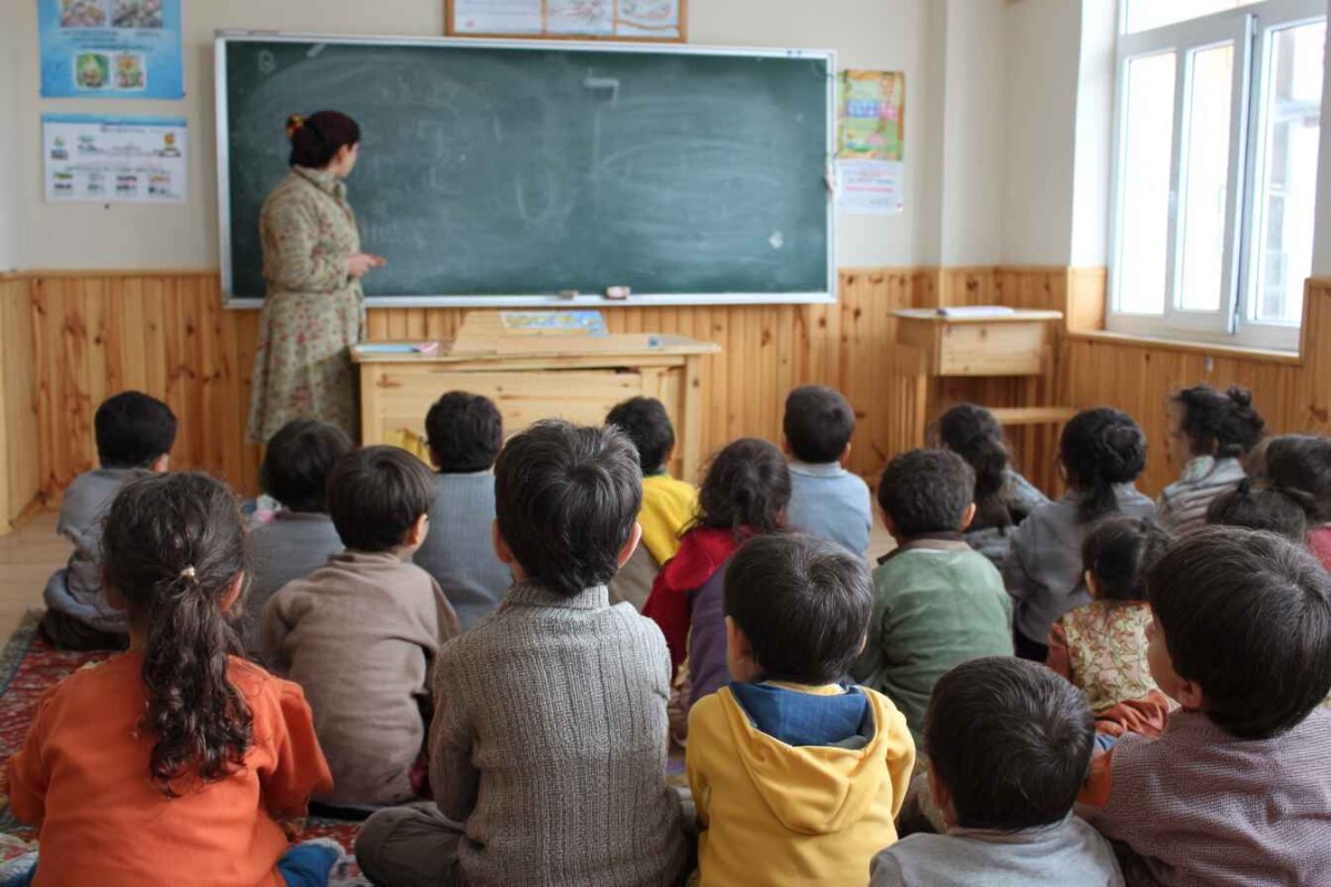 Изображение сгенерировано при помощи нейросети Midjourney