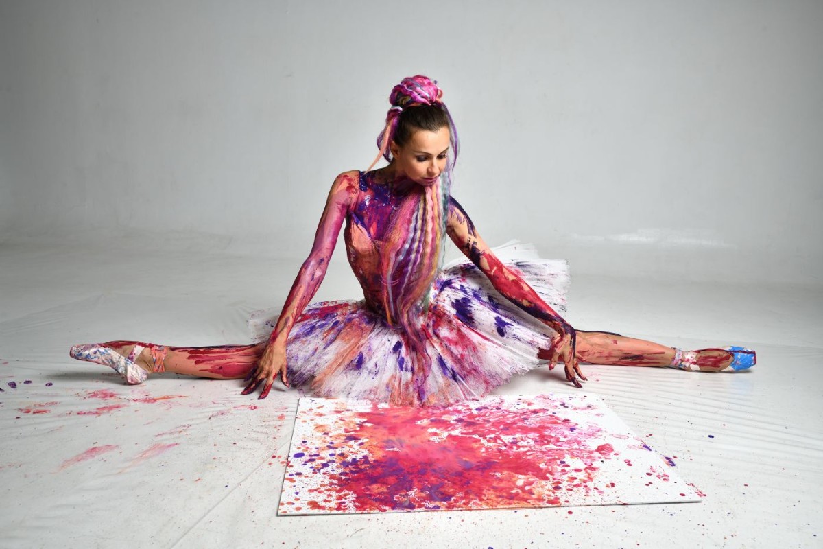Фотосессия балерины с холстом. Фото: Tim Redu. Предоставлено Ильмирой Багаутдиновой