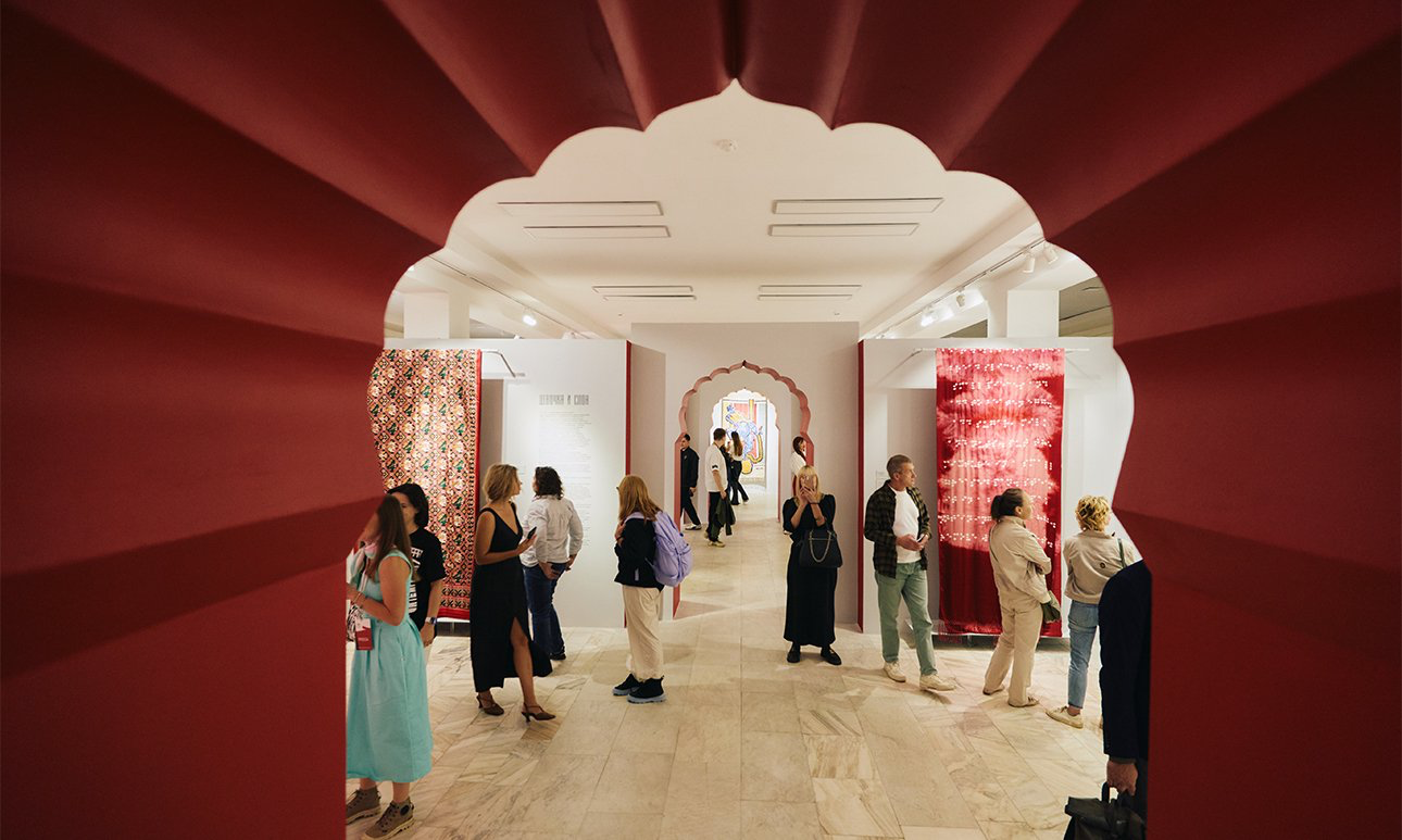 Фрагмент выставки "Индия. Созвучие". Фото: Олег Павлов. Предоставлено пресс-службой Фестиваля современного искусства "Первая фабрика авангарда"