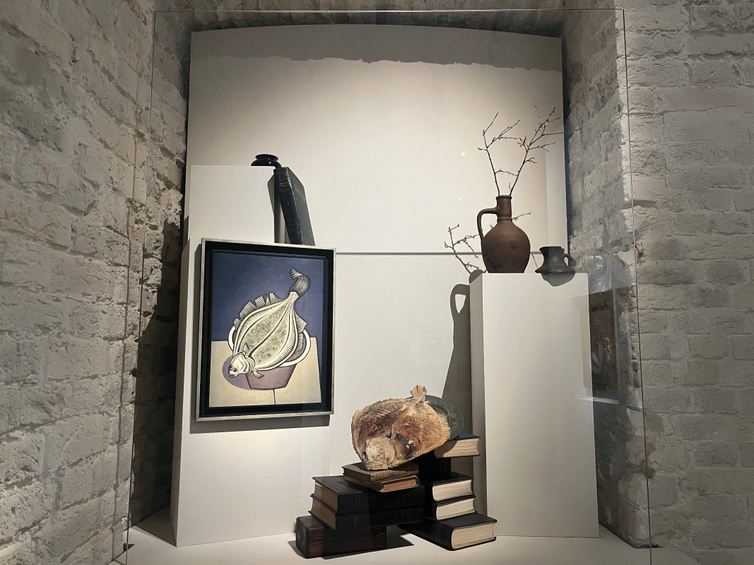 Фрагмент экспозиции выставки "Равновесие неравного" Дмитрия Краснопевцева в ЦСИ AZ/ART. Фото: Юлия Крышевич