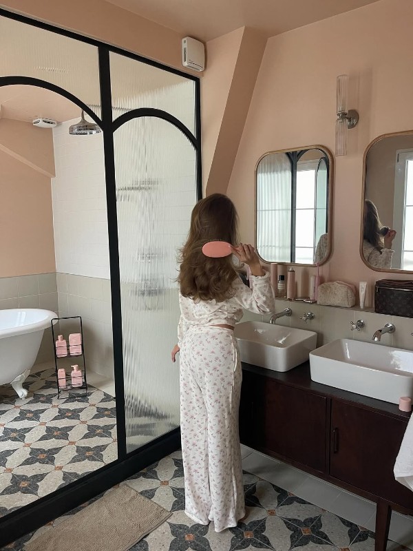 Фото: соцсети/@annaastrup