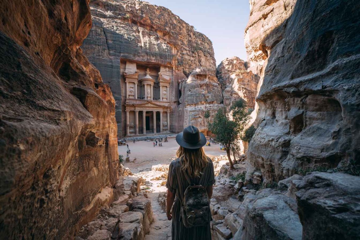 Изображение сгенерировано при помощи нейросети Midjourney