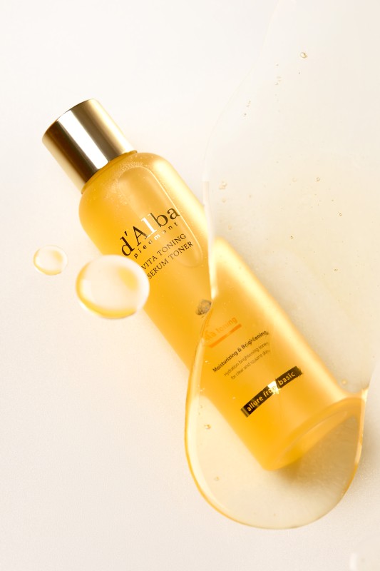 Фото: архивы пресс-службы d'Alba. Тонер для лица Vita Toning Serum Toner