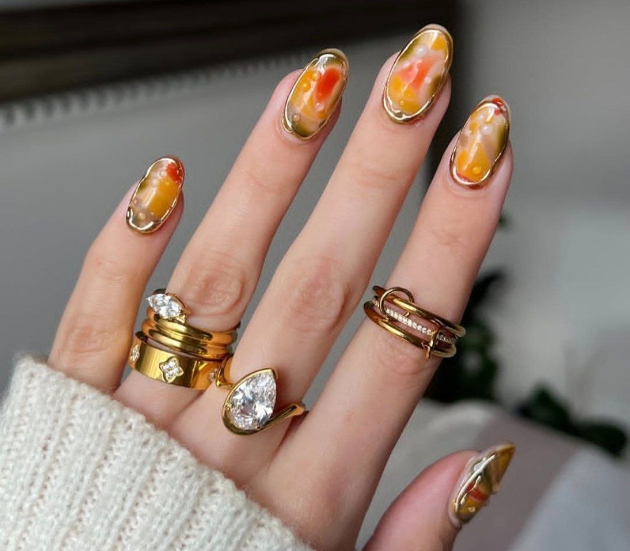 Фото: соцсети / @finewinenails