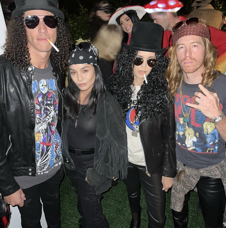 Как одеться на Хэллоуин 2025: идеи нескучных образов от звезд Голливуда
							 Как одеться на Хэллоуин 2025: идеи нескучных образов от звезд Голливуда