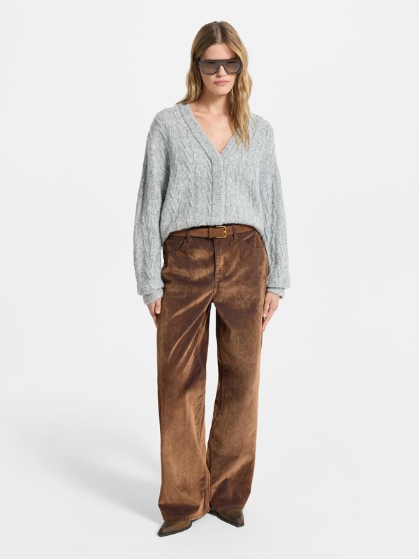 5 трендовых брюк, которые сделают вашу осень стильной
5 трендовых брюк, которые сделают вашу осень стильной