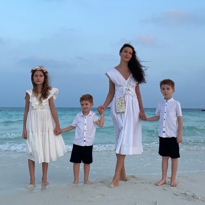 Ирина Болгар с детьми. Фото: соцсети/@missbolgar