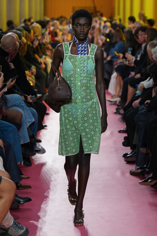 Главные цвета 2026: лимонный поссет, шартрез и яркий лайм
							 Главные цвета 2026: лимонный поссет, шартрез и яркий лайм