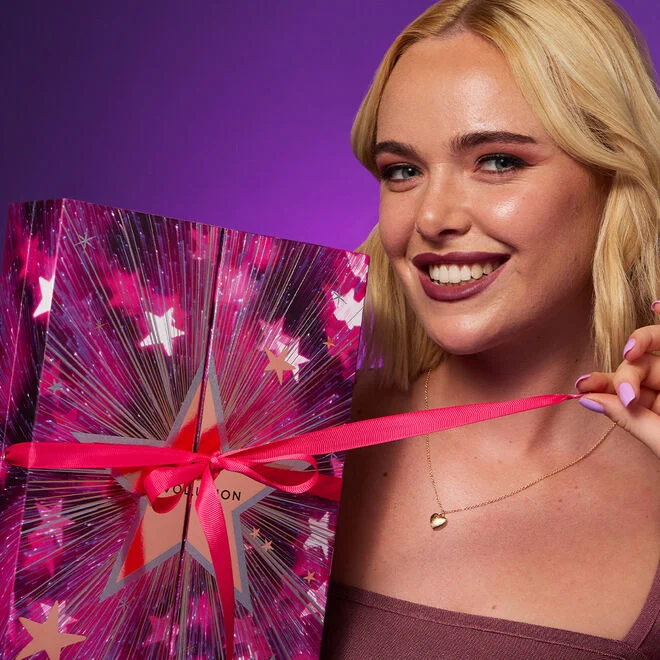 Фото: архивы пресс-службы MakeUp Revolution. Адвент-календарь All stars