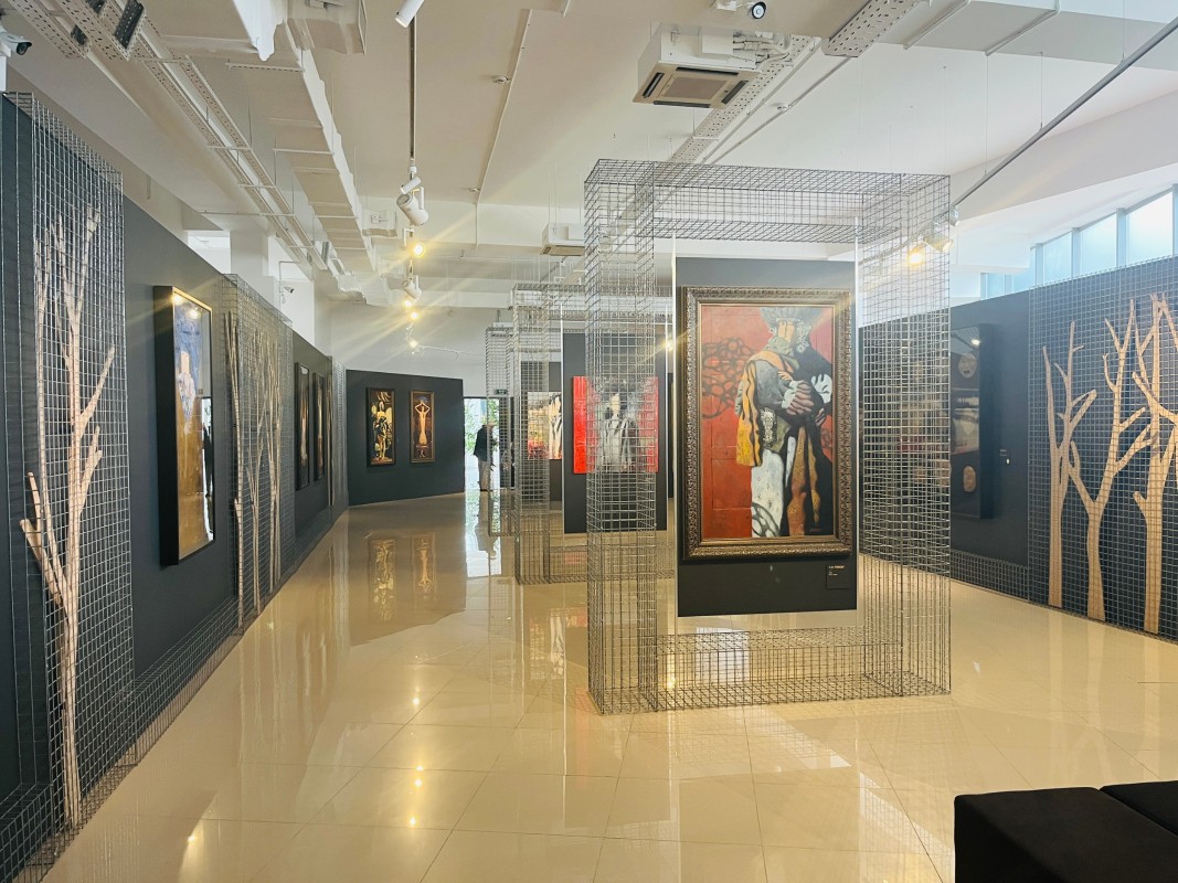 Фрагмент экспозиции выставки &#34;Зорикто Доржиев. Повелитель снов&#34; (12+) в Музее &#34;Новый Иерусалим&#34;. Фото: Юлия Крышевич